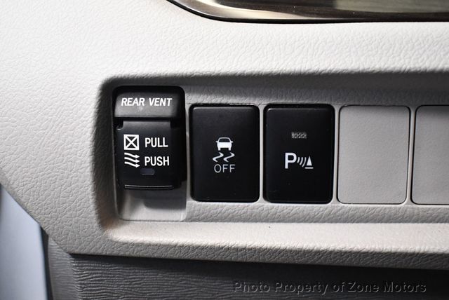 2018 Toyota Sienna XLE AWD 7-Passenger - 22939595 - 31