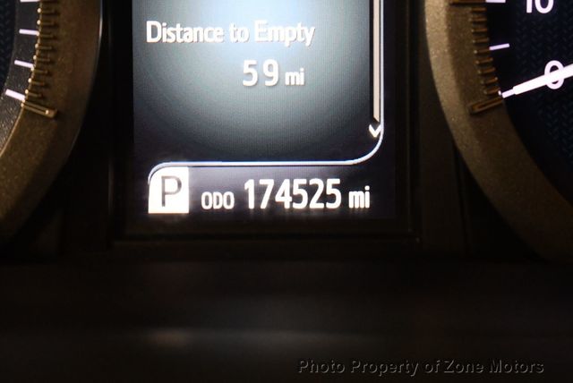 2018 Toyota Sienna XLE AWD 7-Passenger - 22939595 - 33