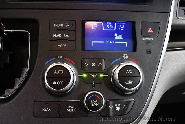 2018 Toyota Sienna XLE AWD 7-Passenger - 22939595 - 39