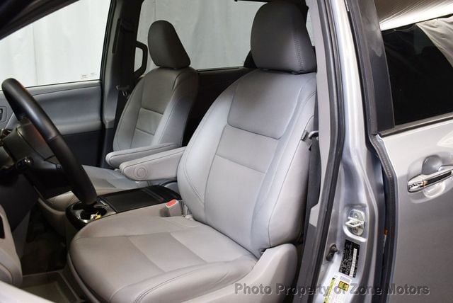 2018 Toyota Sienna XLE AWD 7-Passenger - 22939595 - 4