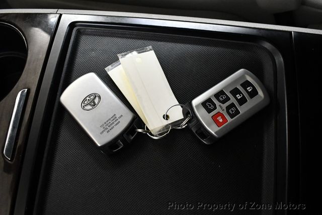 2018 Toyota Sienna XLE AWD 7-Passenger - 22939595 - 49