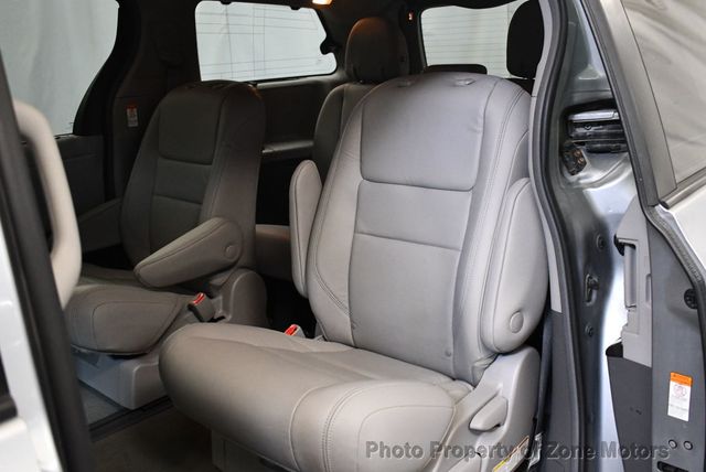 2018 Toyota Sienna XLE AWD 7-Passenger - 22939595 - 6