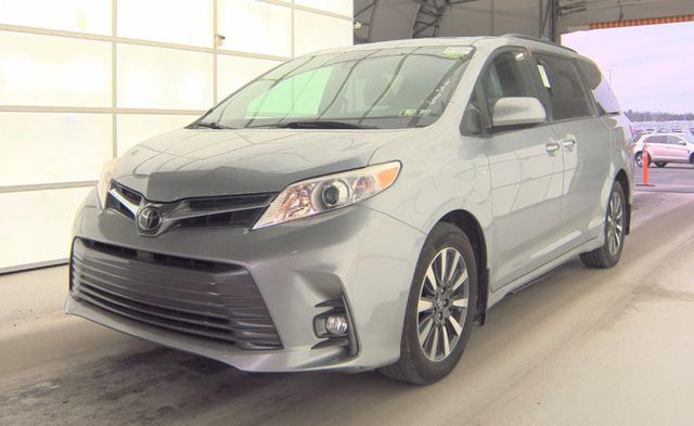 2018 Toyota Sienna XLE AWD 7-Passenger - 22970102 - 0