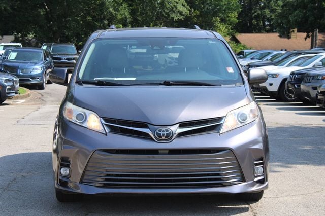 2018 Toyota Sienna XLE FWD 8-Passenger - 23051550 - 1