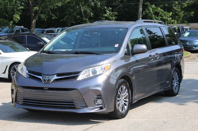 2018 Toyota Sienna XLE FWD 8-Passenger - 23051550 - 2