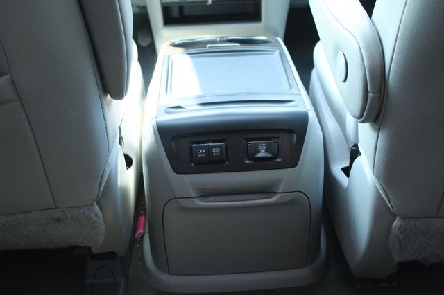2018 Toyota Sienna XLE FWD 8-Passenger - 23051550 - 30