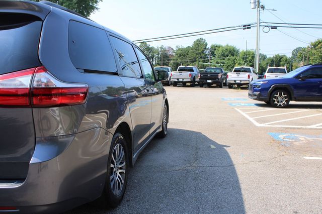 2018 Toyota Sienna XLE FWD 8-Passenger - 23051550 - 38