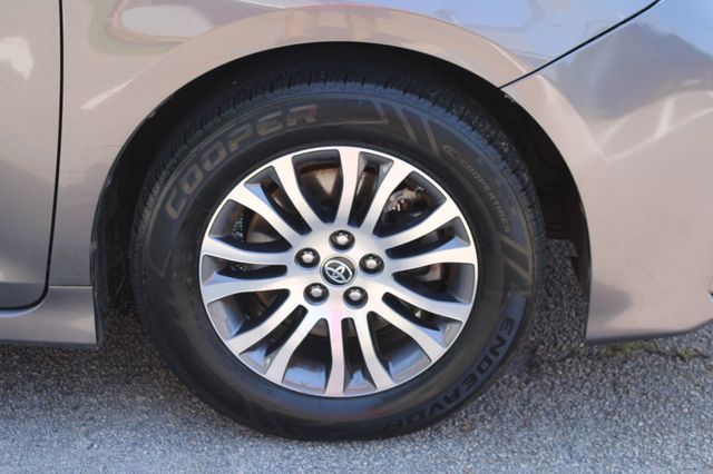 2018 Toyota Sienna XLE FWD 8-Passenger - 23051550 - 41