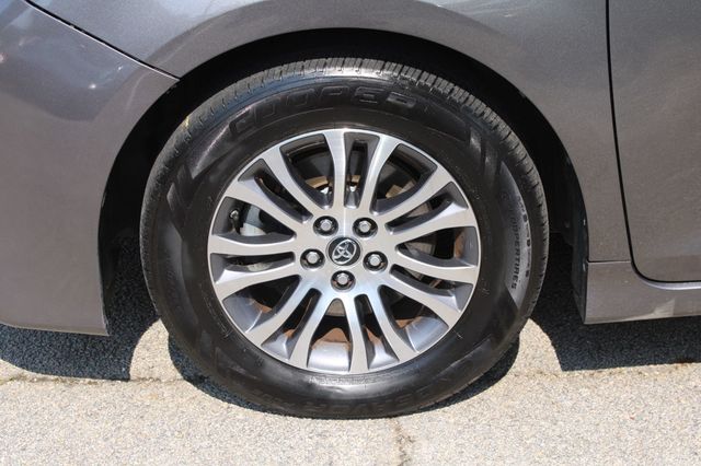 2018 Toyota Sienna XLE FWD 8-Passenger - 23051550 - 42