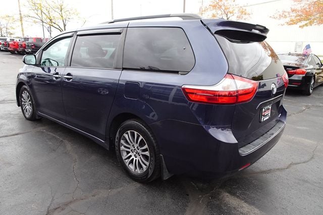 2018 Toyota Sienna XLE FWD 8-Passenger - 22935433 - 5