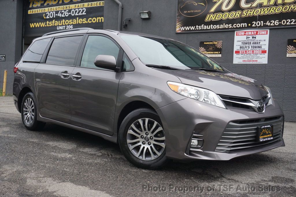 2018 Toyota Sienna XLE FWD 8-Passenger NAVIGATION REAR CAM LEATHER SUNROOF LOADED!! - 22879386 - 0