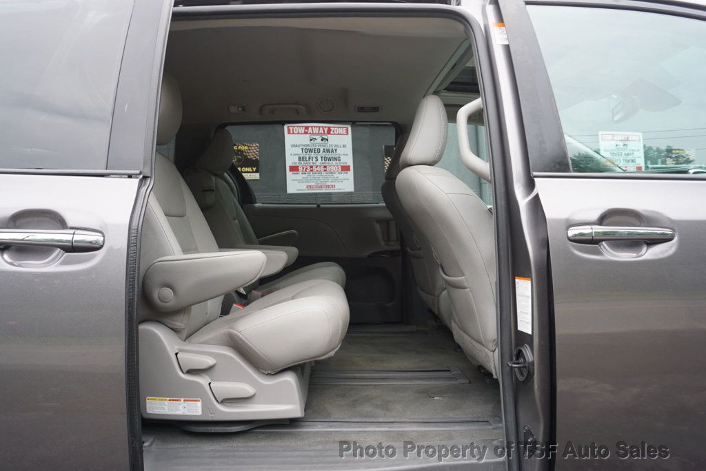 2018 Toyota Sienna XLE FWD 8-Passenger NAVIGATION REAR CAM LEATHER SUNROOF LOADED!! - 22879386 - 19
