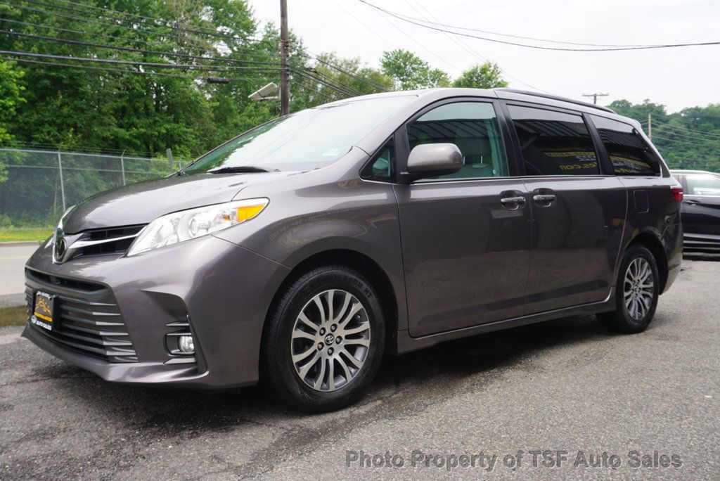 2018 Toyota Sienna XLE FWD 8-Passenger NAVIGATION REAR CAM LEATHER SUNROOF LOADED!! - 22879386 - 2