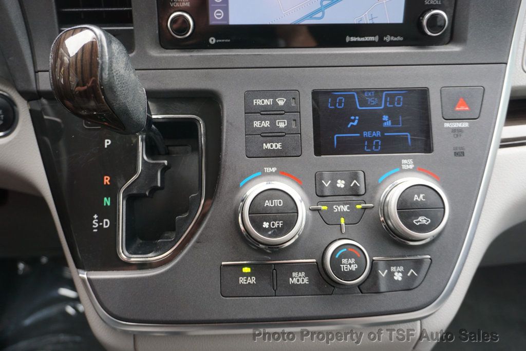 2018 Toyota Sienna XLE FWD 8-Passenger NAVIGATION REAR CAM LEATHER SUNROOF LOADED!! - 22879386 - 30