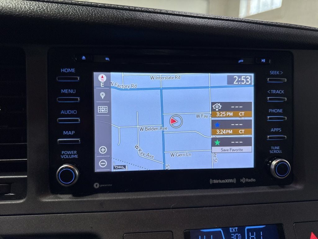 2018 Toyota Sienna XLE Premium FWD 8-Passenger - 22988936 - 18