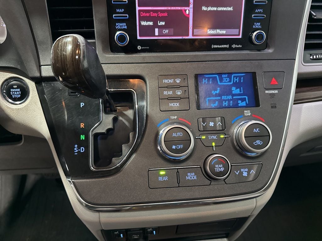 2018 Toyota Sienna XLE Premium FWD 8-Passenger - 22988936 - 20