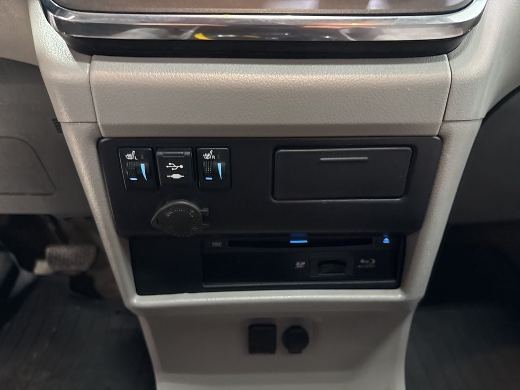 2018 Toyota Sienna XLE Premium FWD 8-Passenger - 22988936 - 21