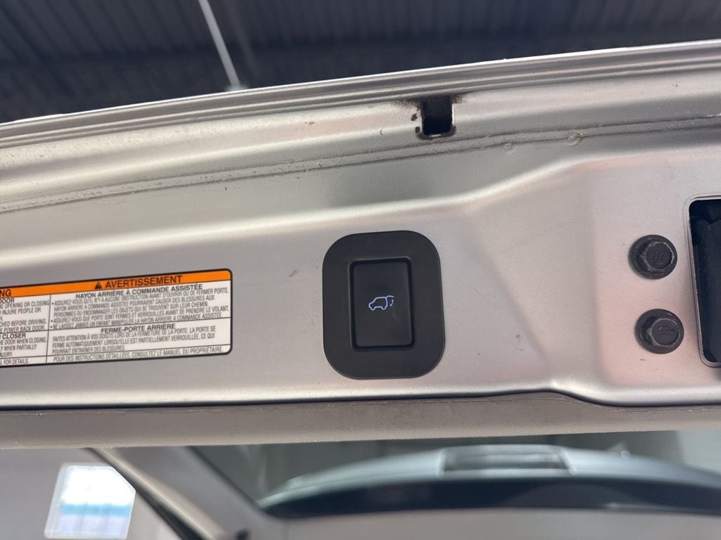 2018 Toyota Sienna XLE Premium FWD 8-Passenger - 22988936 - 40