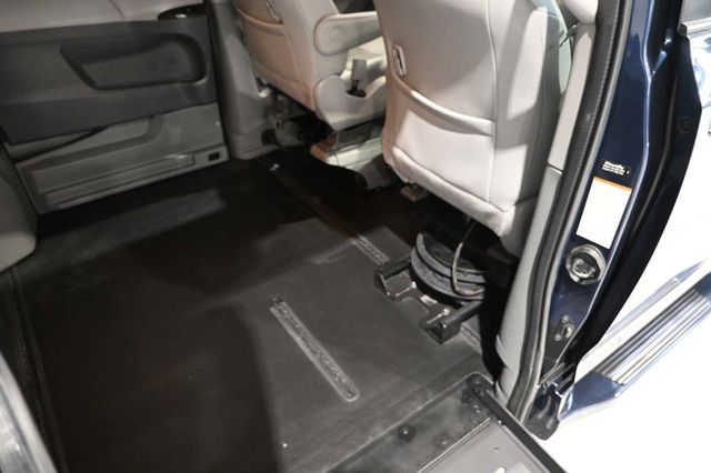 2018 Toyota Sienna XLE Premium FWD 8-Passenger - 23044280 - 18