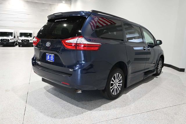 2018 Toyota Sienna XLE Premium FWD 8-Passenger - 23044280 - 5