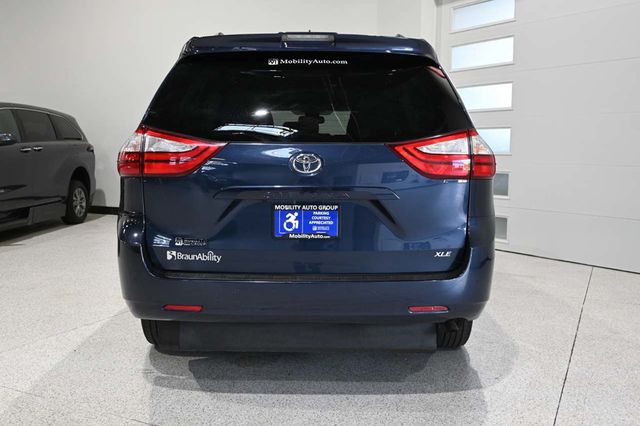 2018 Toyota Sienna XLE Premium FWD 8-Passenger - 23044280 - 6