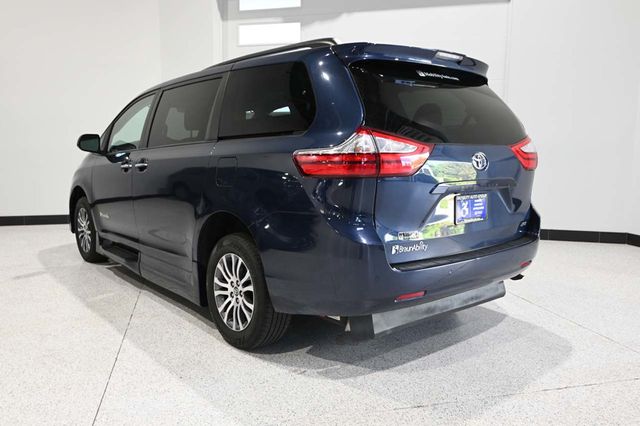2018 Toyota Sienna XLE Premium FWD 8-Passenger - 23044280 - 7