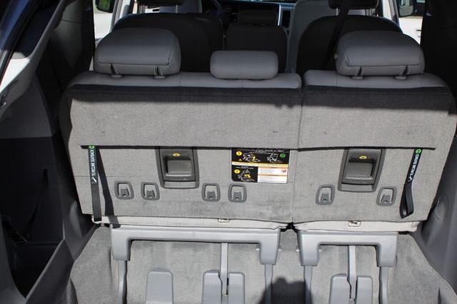 2018 Toyota Sienna XLE W/ NAVIGATION, MOONROOF, & LEATHER W/ HANDICAP  PASSEN. SEAT - 23012606 - 42