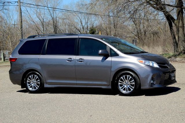 2018 Toyota Sienna XLE W/ NAVIGATION, MOONROOF, & LEATHER W/ HANDICAP  PASSEN. SEAT - 23012606 - 5