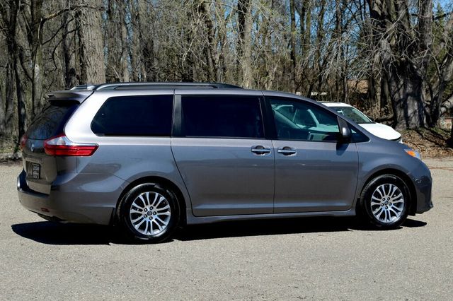 2018 Toyota Sienna XLE W/ NAVIGATION, MOONROOF, & LEATHER W/ HANDICAP  PASSEN. SEAT - 23012606 - 7