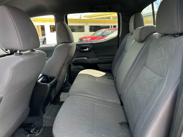 2018 Toyota Tacoma  - 23037964 - 13