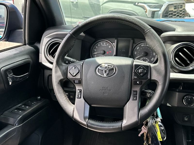 2018 Toyota Tacoma  - 23037964 - 16