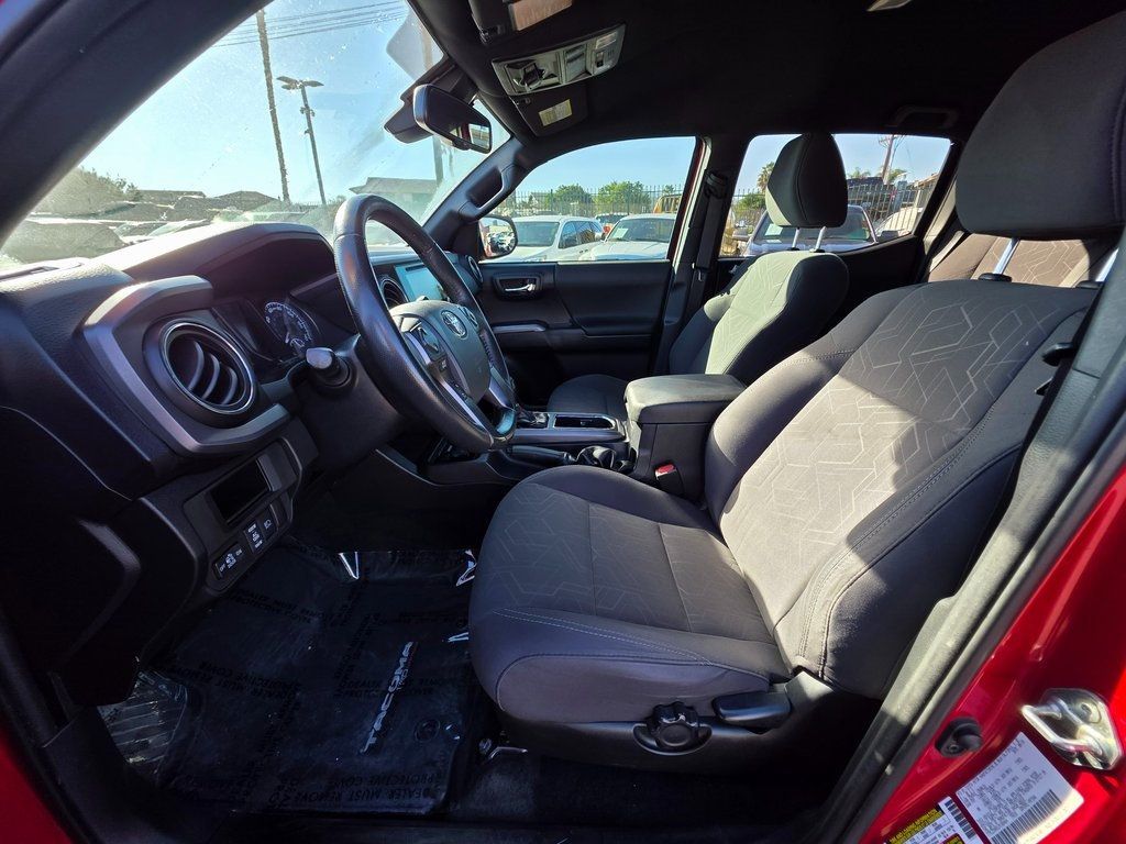 2018 Toyota Tacoma  - 22947191 - 13