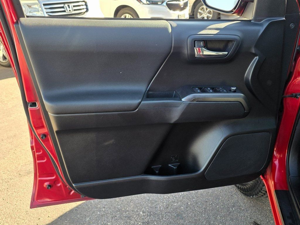 2018 Toyota Tacoma  - 22947191 - 19