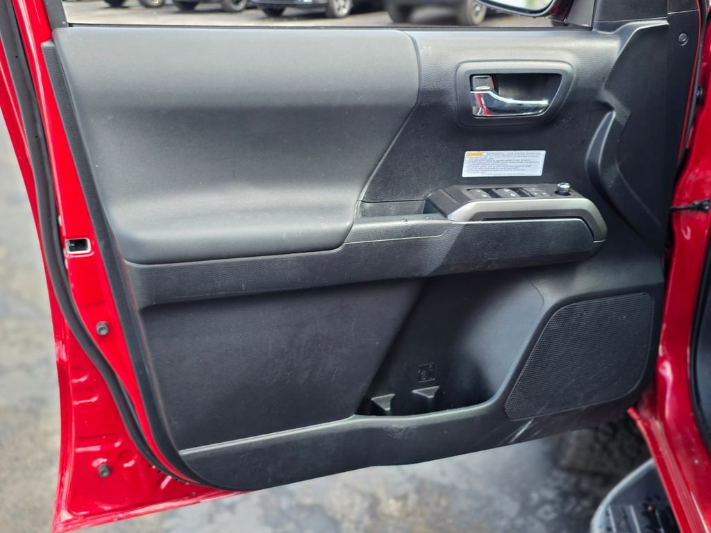 2018 Toyota Tacoma  - 22986226 - 17