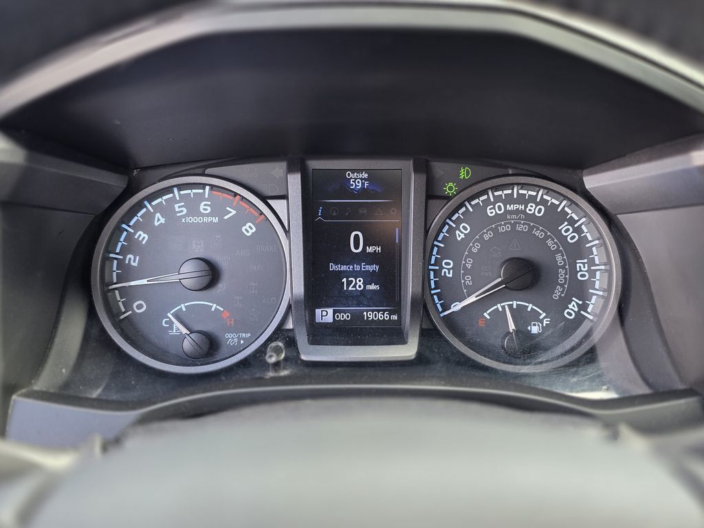 2018 Toyota Tacoma  - 22986226 - 19