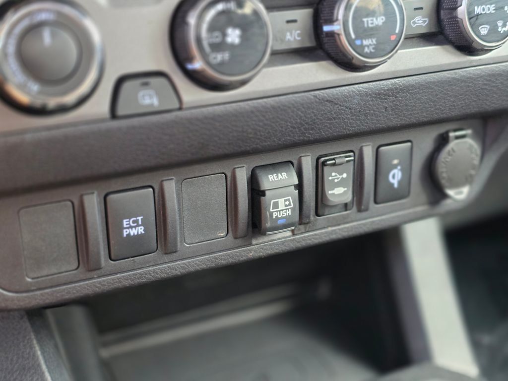 2018 Toyota Tacoma  - 22986226 - 27