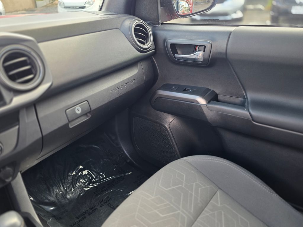 2018 Toyota Tacoma  - 22986226 - 33