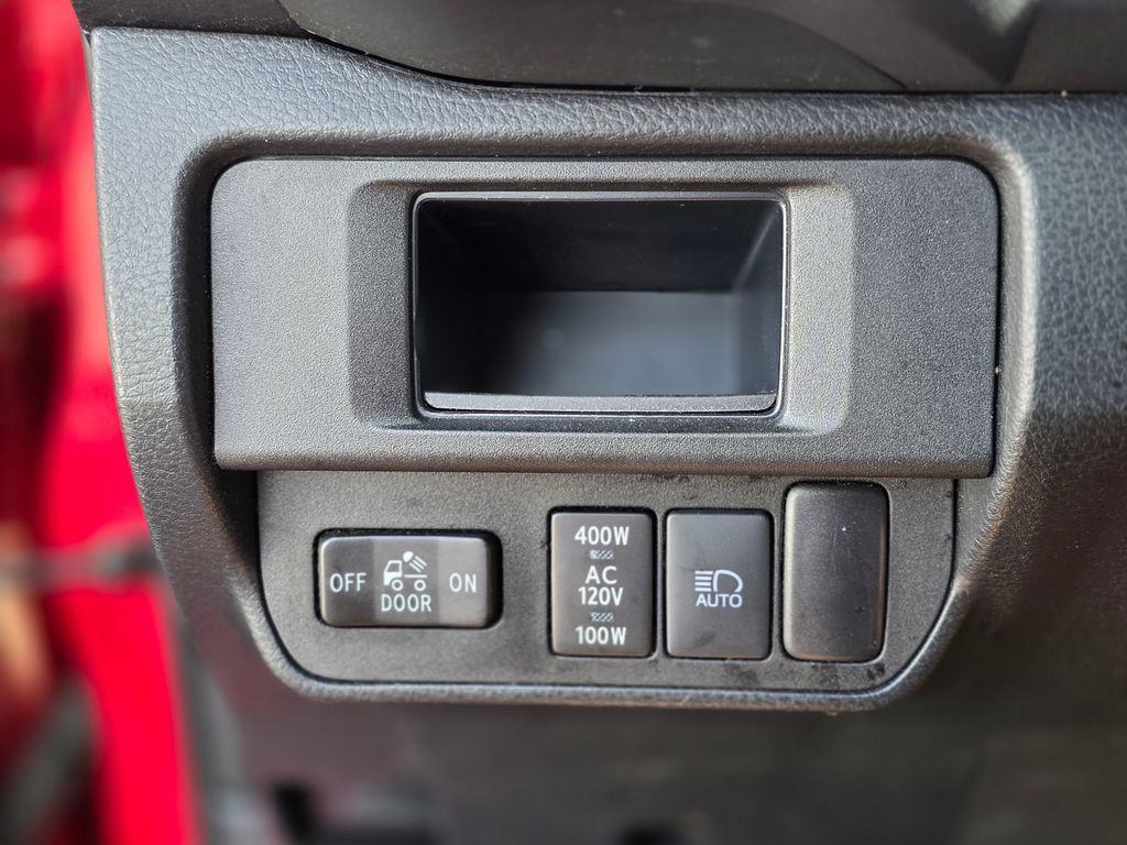 2018 Toyota Tacoma  - 22986226 - 37