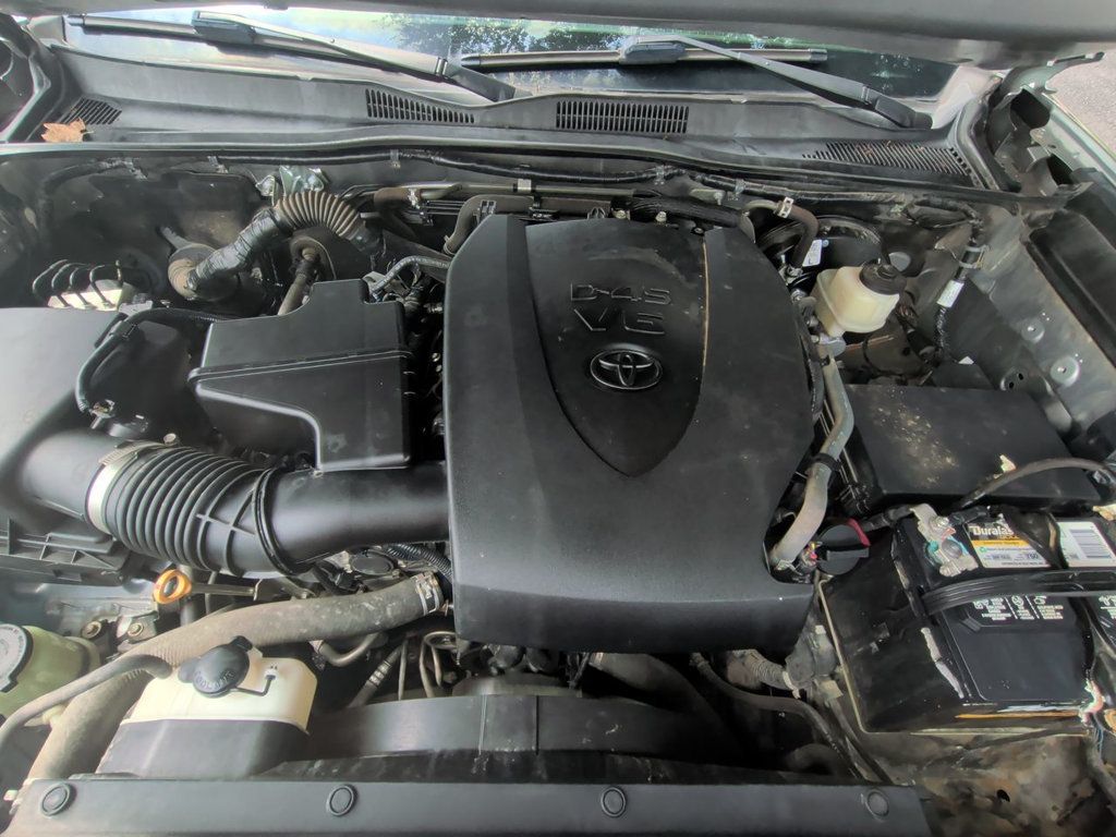 Toyota Tacoma DOUBLE CAB photo 11