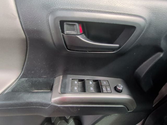 2018 Toyota Tacoma DOUBLE CAB - 23070620 - 11