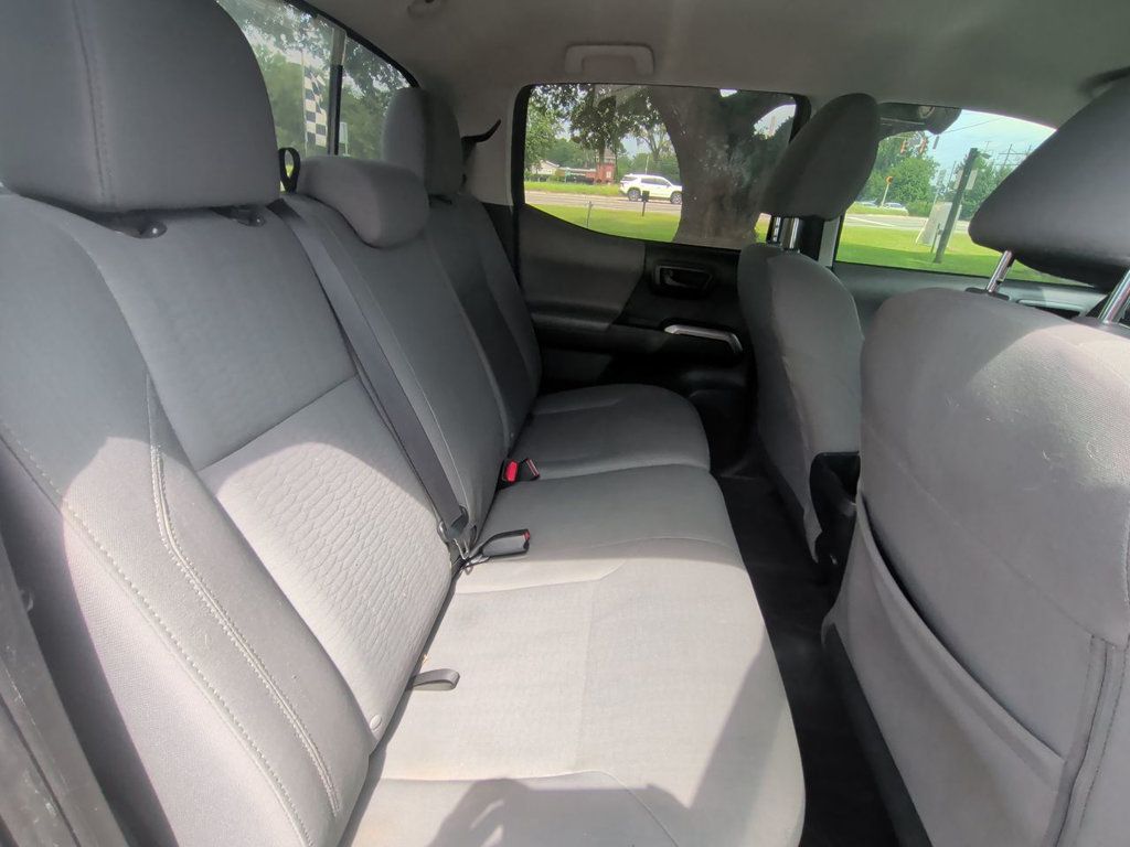 Toyota Tacoma DOUBLE CAB photo 22