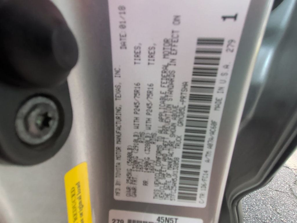 Toyota Tacoma DOUBLE CAB photo 24