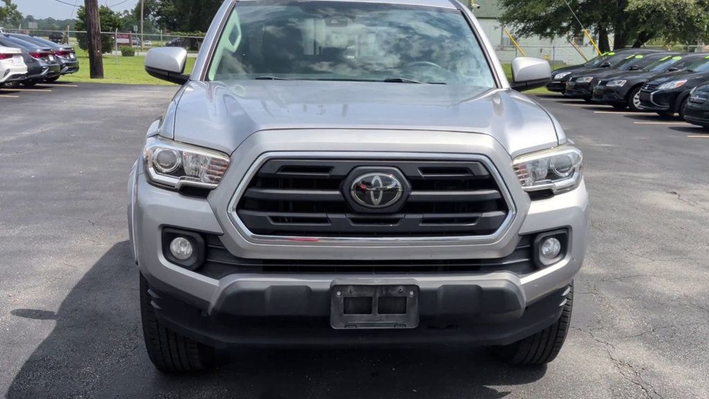 Toyota Tacoma DOUBLE CAB photo 3
