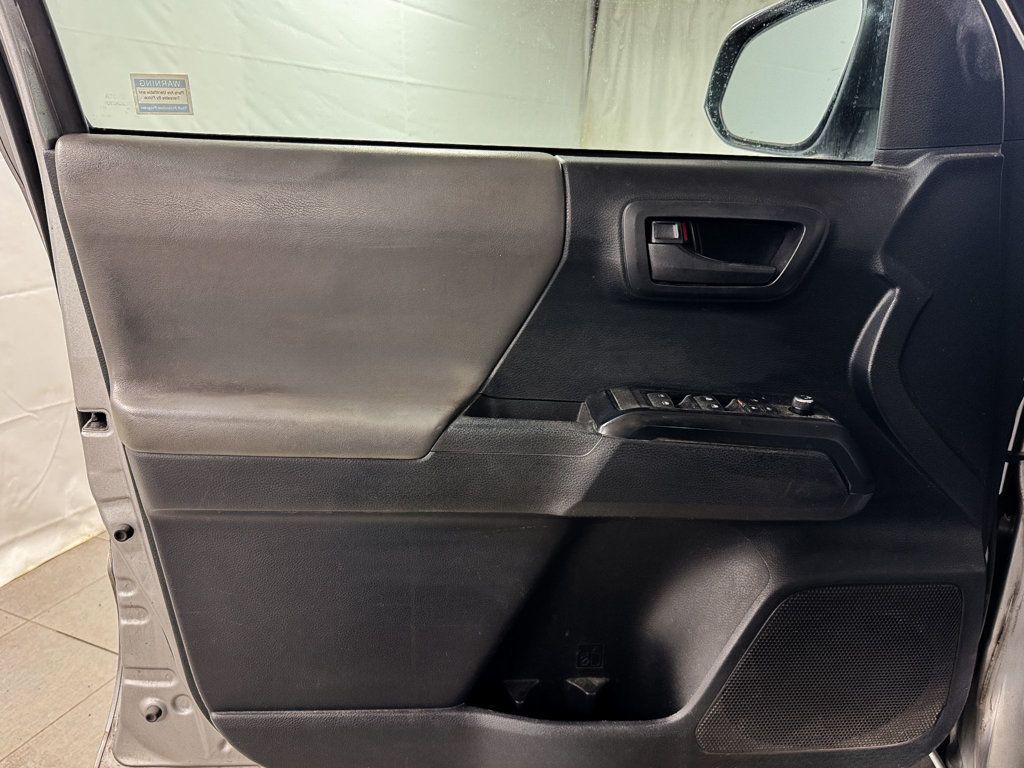 2018 Toyota Tacoma DOUBLE CAB SR V6 4X4 - 22988413 - 11