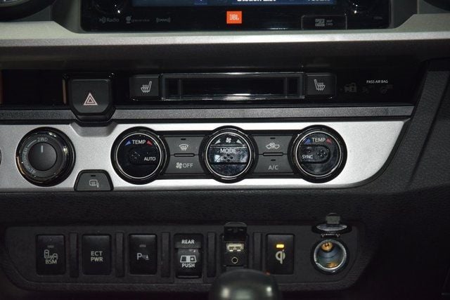 2018 Toyota Tacoma Limited - 22894944 - 29