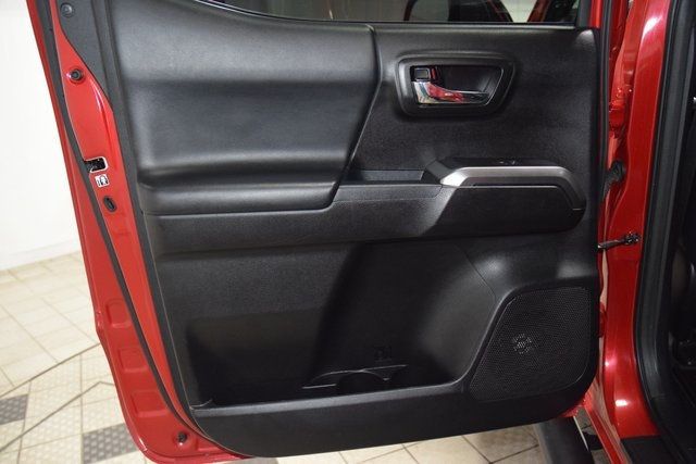 2018 Toyota Tacoma Limited - 22894944 - 38