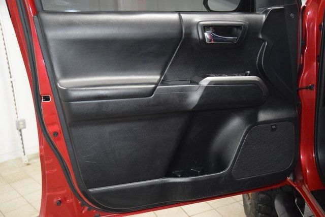 2018 Toyota Tacoma Limited - 22894944 - 40