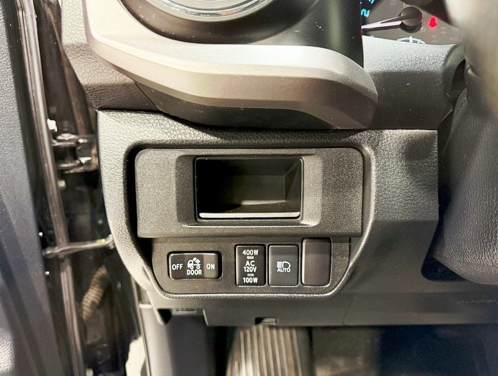 2018 Toyota Tacoma Limited Double Cab V6 4x4 photo 13