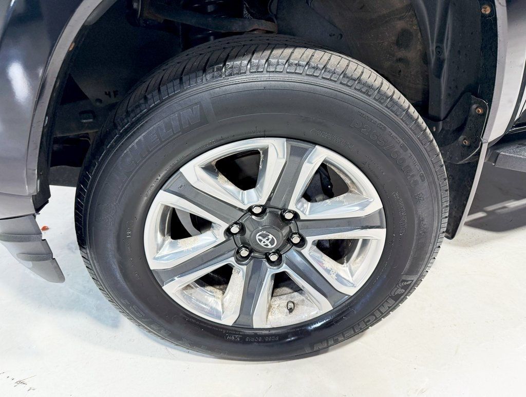 2018 Toyota Tacoma Limited Double Cab V6 4x4 photo 2