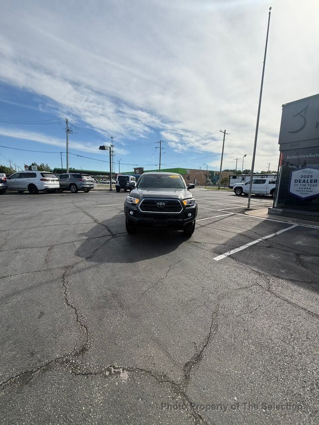 2018 Toyota Tacoma SR5 DOUBLE CAB 4X2 W/STAR SAFETY SYSTEM AND ENTUNE AUDIO - 23019743 - 3